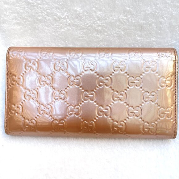 Gucci Guccisma pearlized GG Patent Leather Bifold Long Wallet in Rose beige - Picture 5 of 16